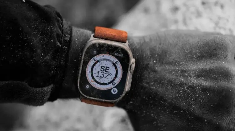 oLED屏幕的Apple Watch Ultra瓦力棋牌游戏苹果将在2026年量产搭载micr(图2)